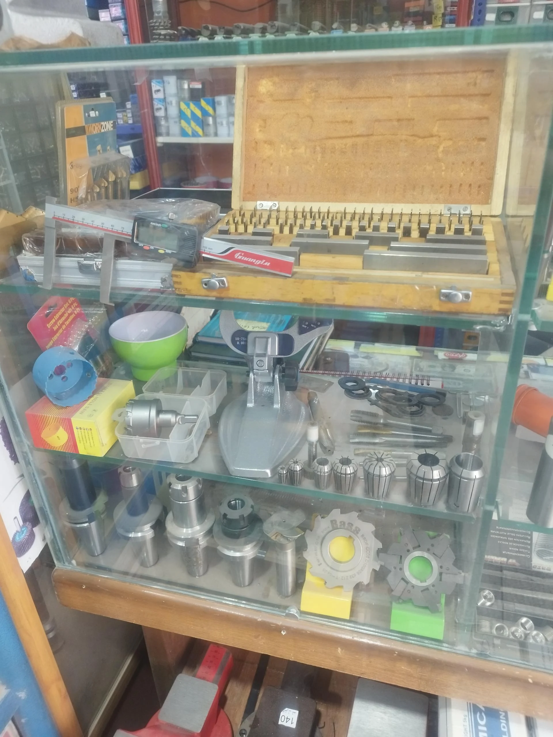 پیچ و مهره آقائی