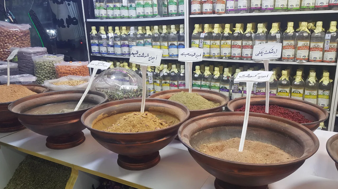 عطاری و سرای ادویه جان جنوب - طب سنتی و عطاری در کرج - تصویر 4