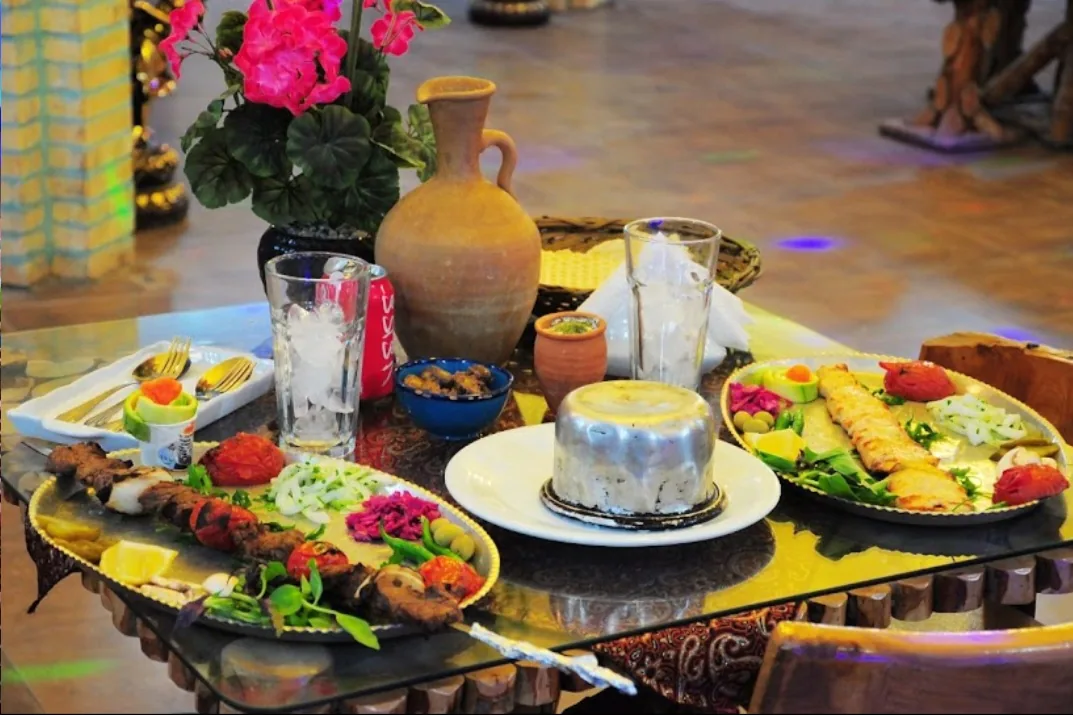 سرای گردشگری شب فیروزه ای - تصویر 3