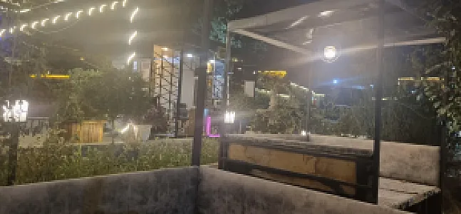 رستوران اکبر جوجه برادران کلبادی