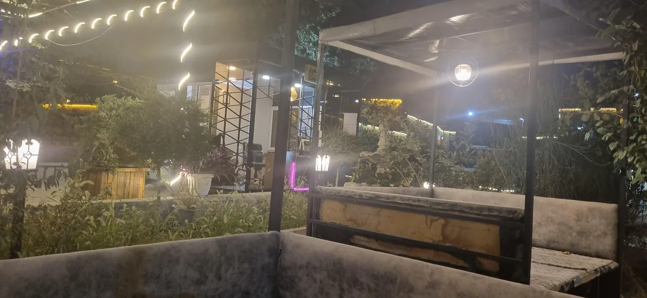 رستوران اکبر جوجه برادران کلبادی