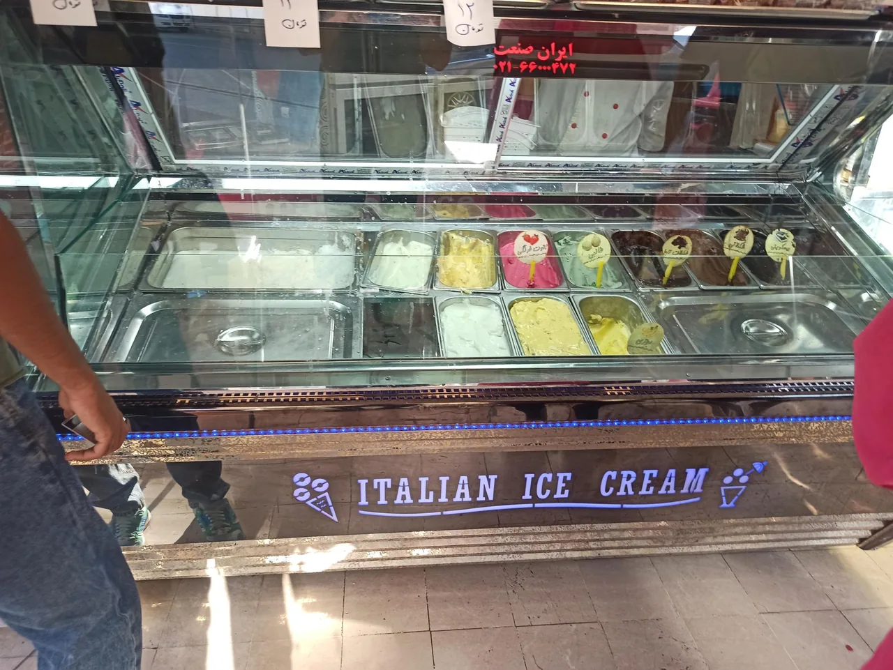 بستنی سنتی و فالوده شیرازی مهدوی - تصویر 3