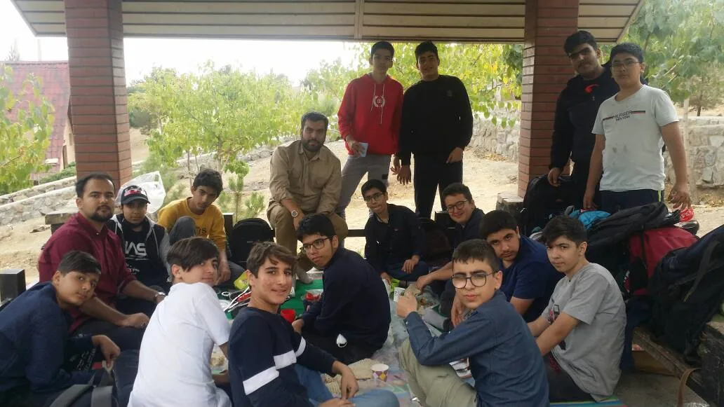 متوسطه اول پسرانه صبح میعاد - تصویر 3