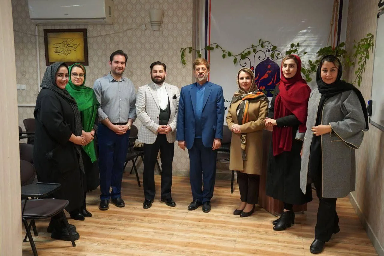 مرکز علمی روانشناختی پندار نیم رخ - تصویر 2