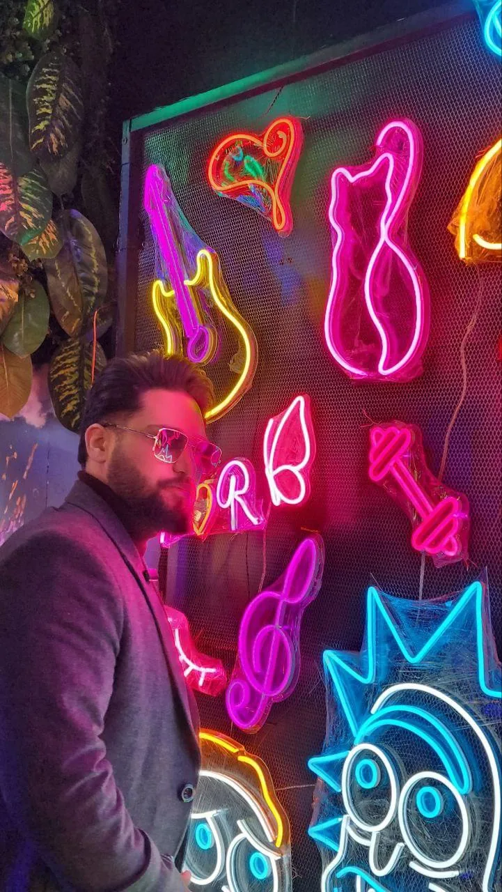 آکو نئون - تصویر 2