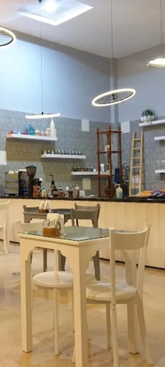 کافه اسپیناس - تصویر 2