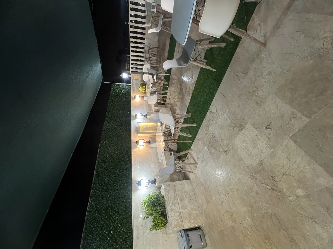 کافه رویال - تصویر 2