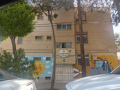 مهد کودک دنیای رنگی