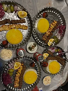 باغ رستوران سنتی و سفره خانه باغچه خان