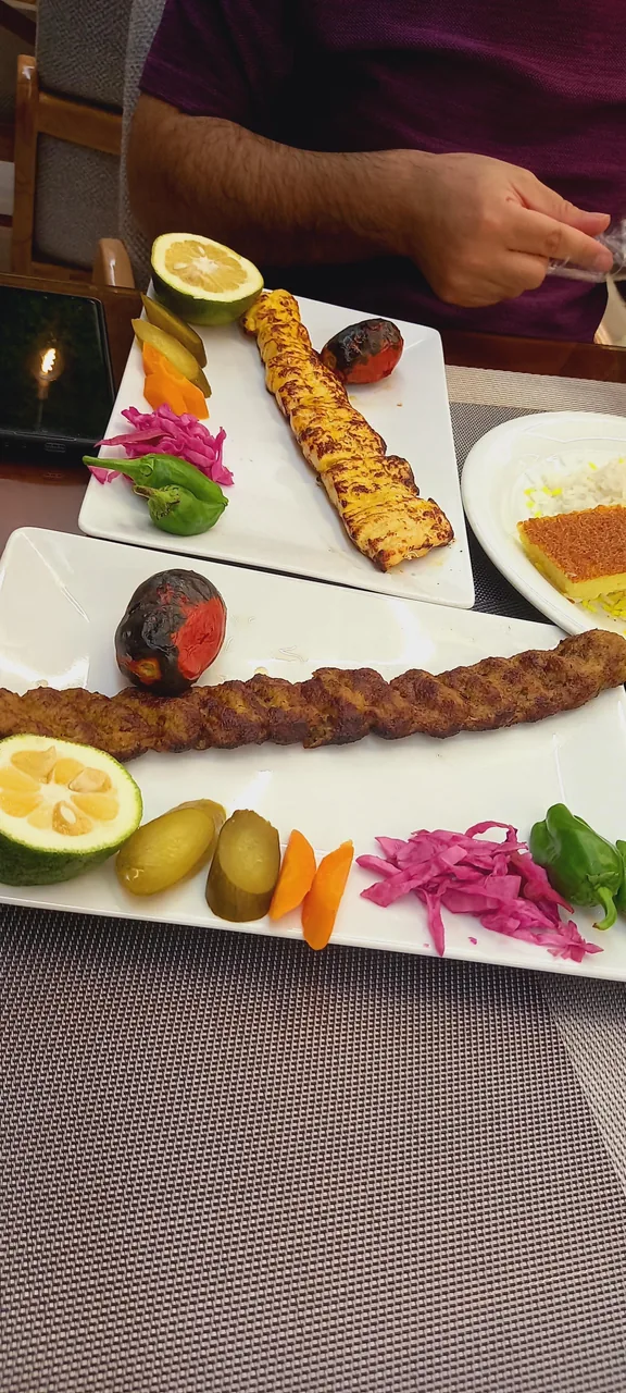 رستوران خادم - تصویر 2
