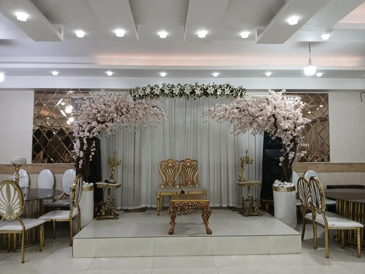 تالار پذیرایی ایران زمین - تصویر 2