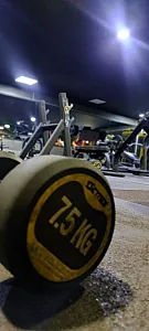 آکادمی تناسب اندام شب قهرمانان