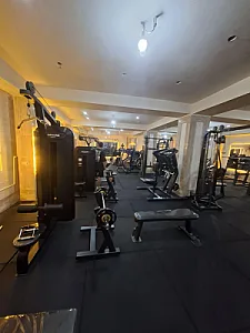باشگاه بدنسازی زئوس