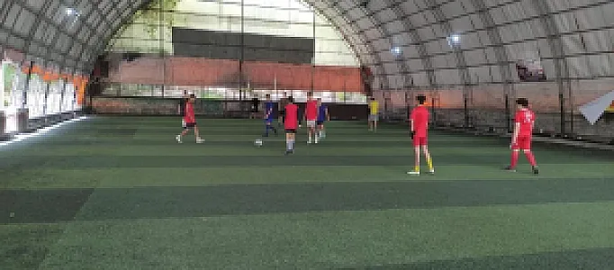 باشگاه و مدرسه فوتبال پارسین