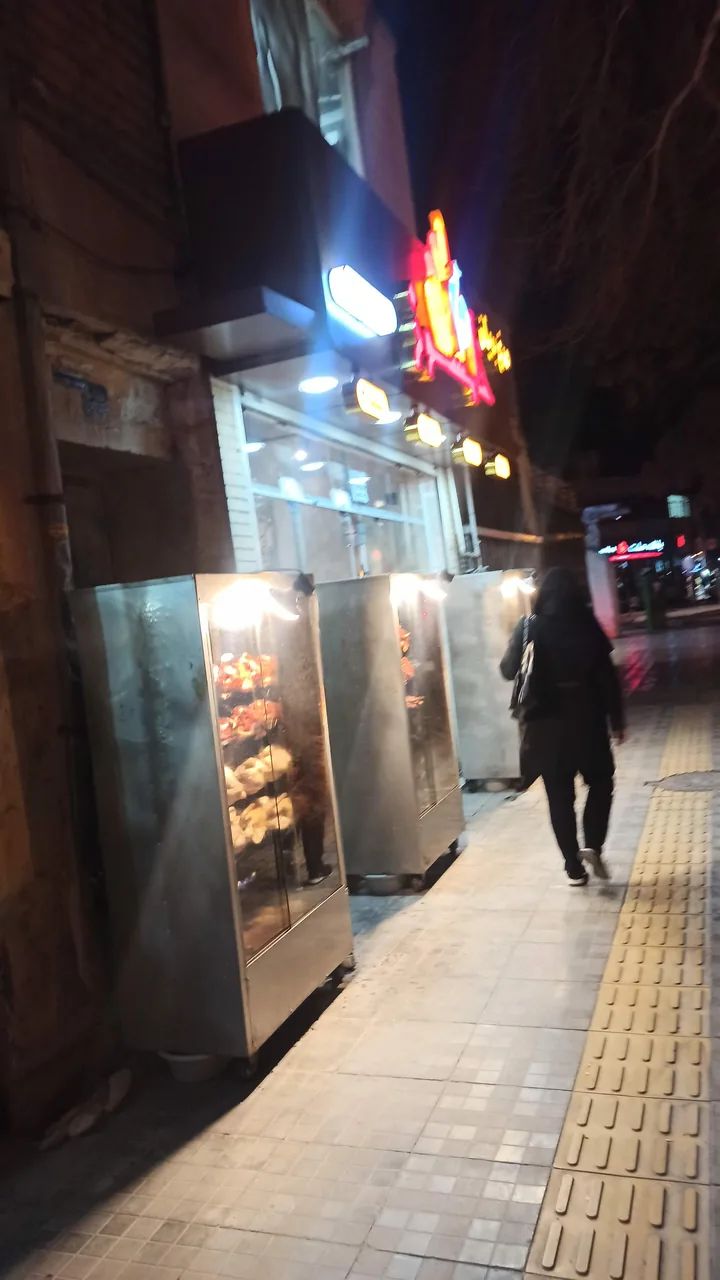 مرغ بریان خامسوز