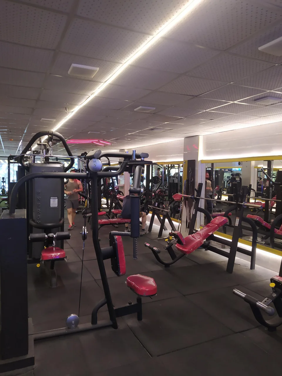 باشگاه خان khan gym