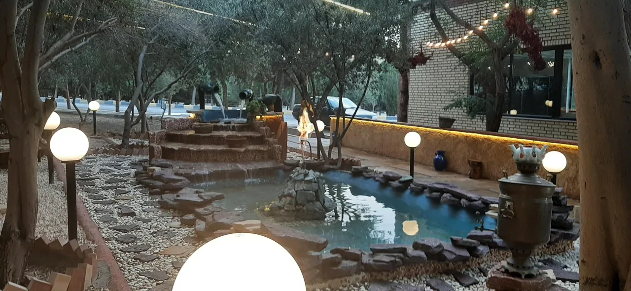 رستوران باغ برج
