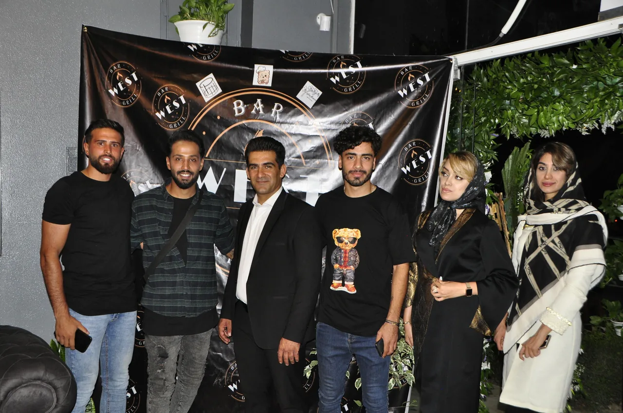 کافه غرب - تصویر 3