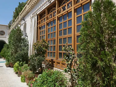 رستوران قصرمنشی