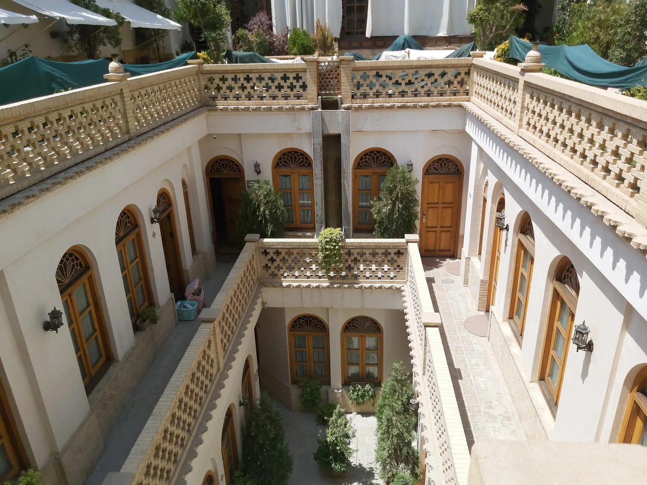 رستوران قصرمنشی - تصویر 3