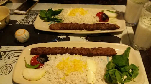 رستوران سنتی هزار دستان