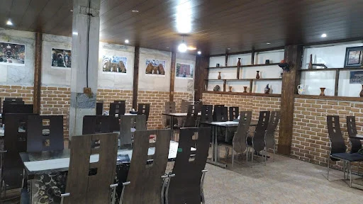 رستوران سنتی هزار دستان