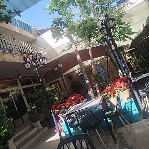 کافه رستوران کاشی