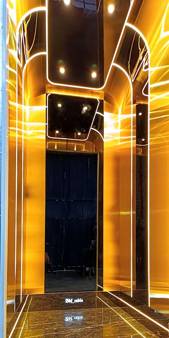 کابین آسانسور نژادی