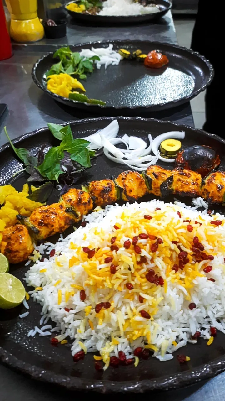 رستوران و بریانی چهارباغ - تصویر 2