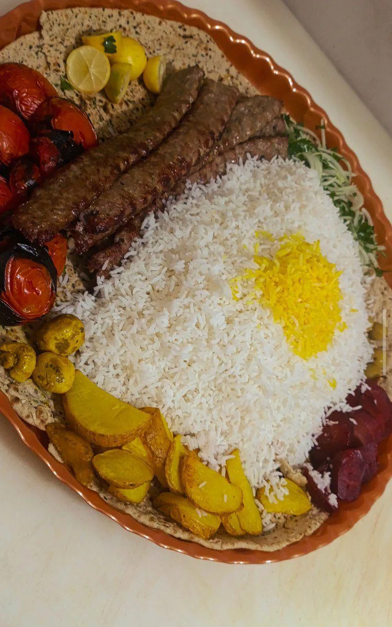 رستوران  از دل دیگ