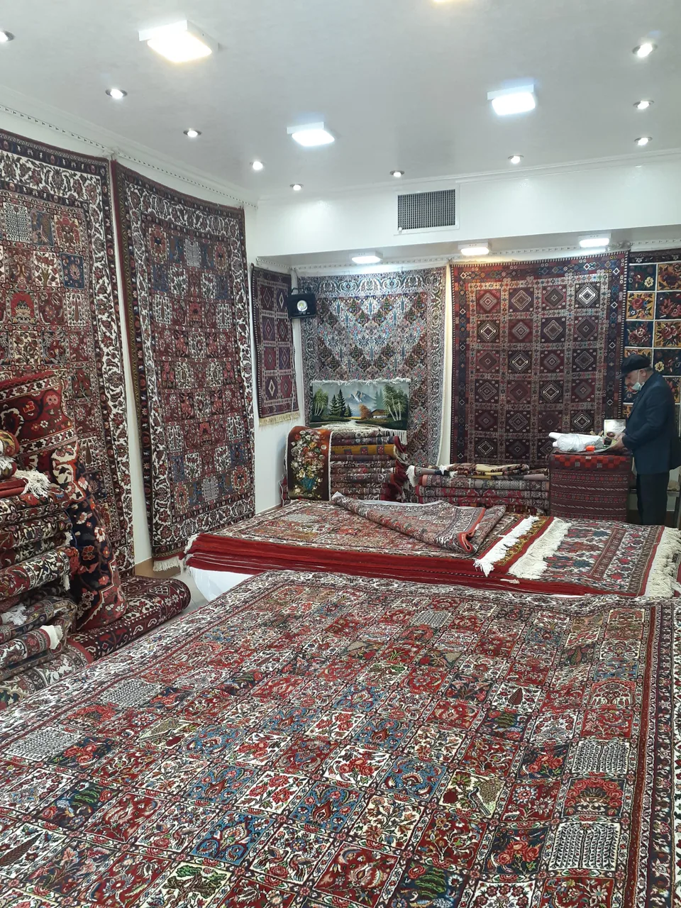 گالری فرش بختیاری تاراز (یوسف نیا)