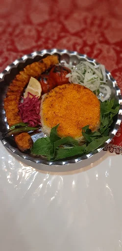 رستوران سنتی هنرمندان