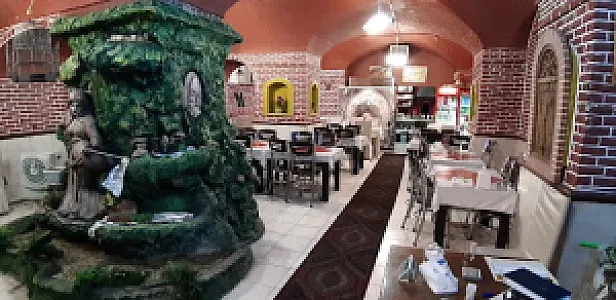 رستوران سنتی هنرمندان