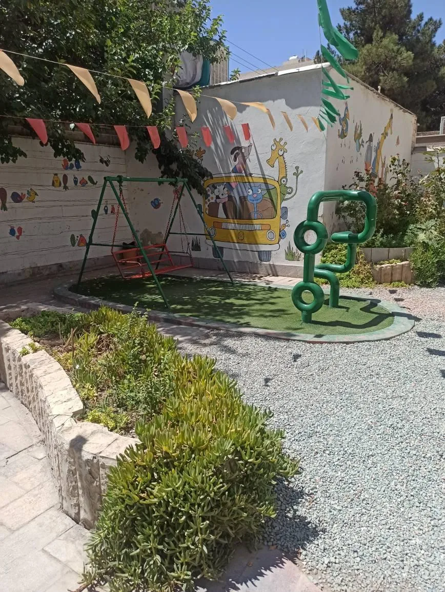 دبستان صبحدم - تصویر 3