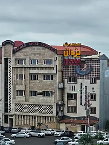 مجموعه ورزشی و استخر یزدان