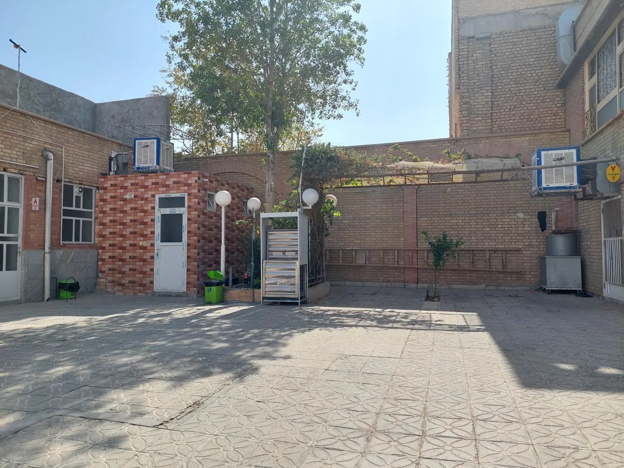 مسافرخانه بهشتی - تصویر 2