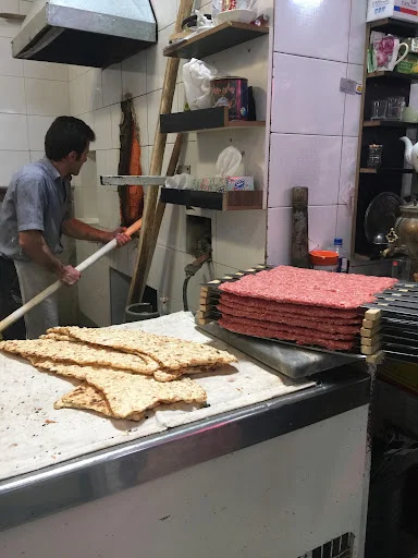 کباب سرای سنتی قائم بازار