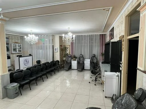 آموزشگاه فنی و حرفه‌ای و زیبایی فرشته رستمی