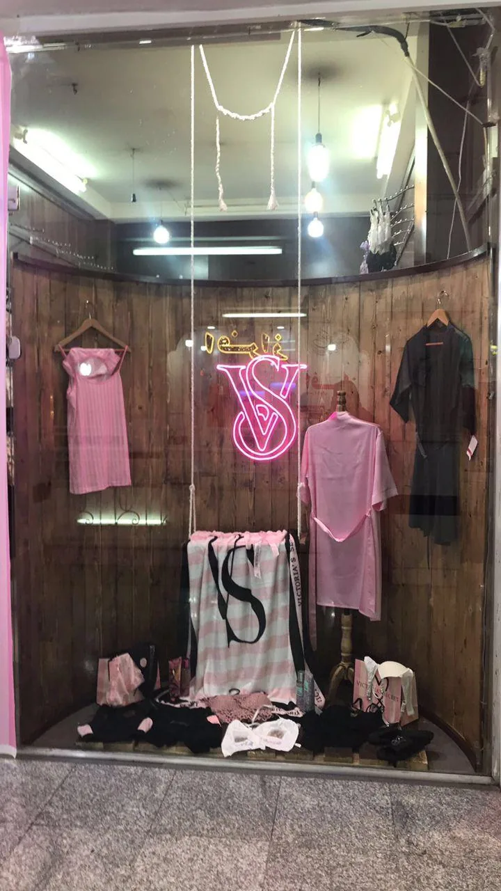 فروشگاه لباس زیرزنانه VICTORIA'S SECRET - تصویر 2