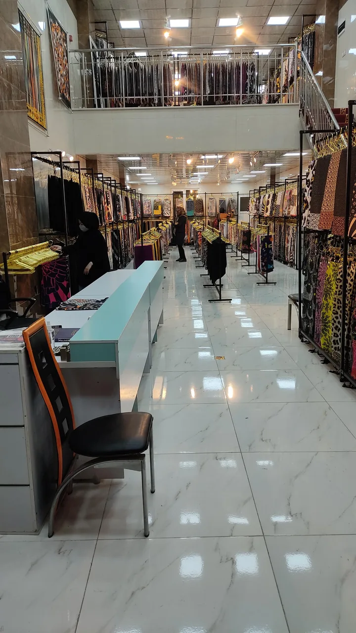 فروشگاه پخش شال و روسری خانه ابریشم