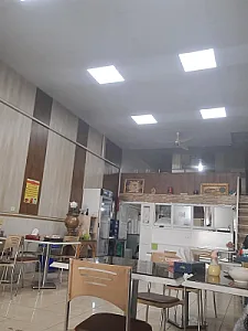 صبحانه سرای دیوار بلند
