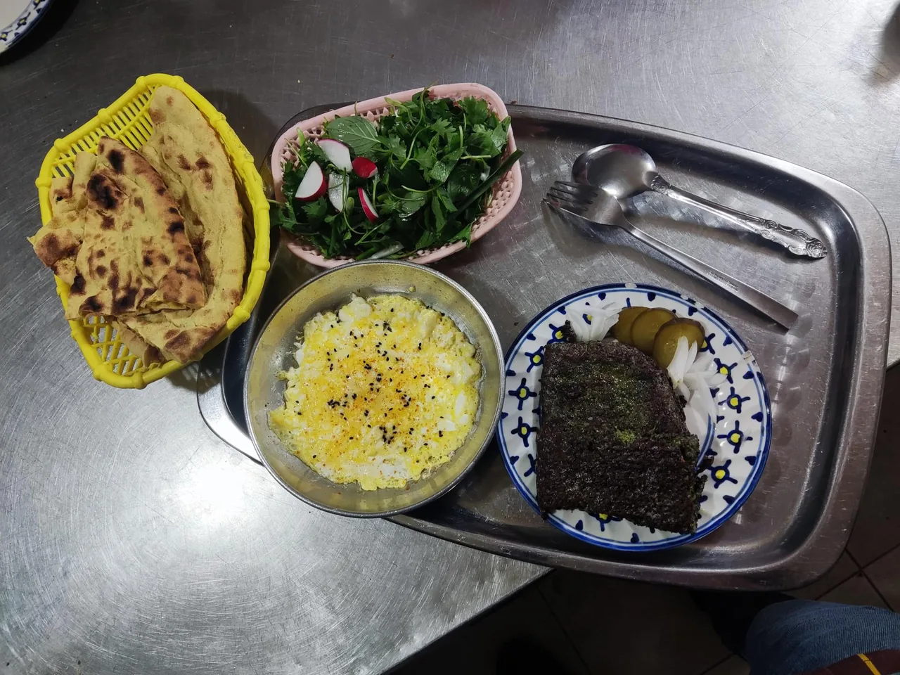 صبحانه سرای دیوار بلند - تصویر 5