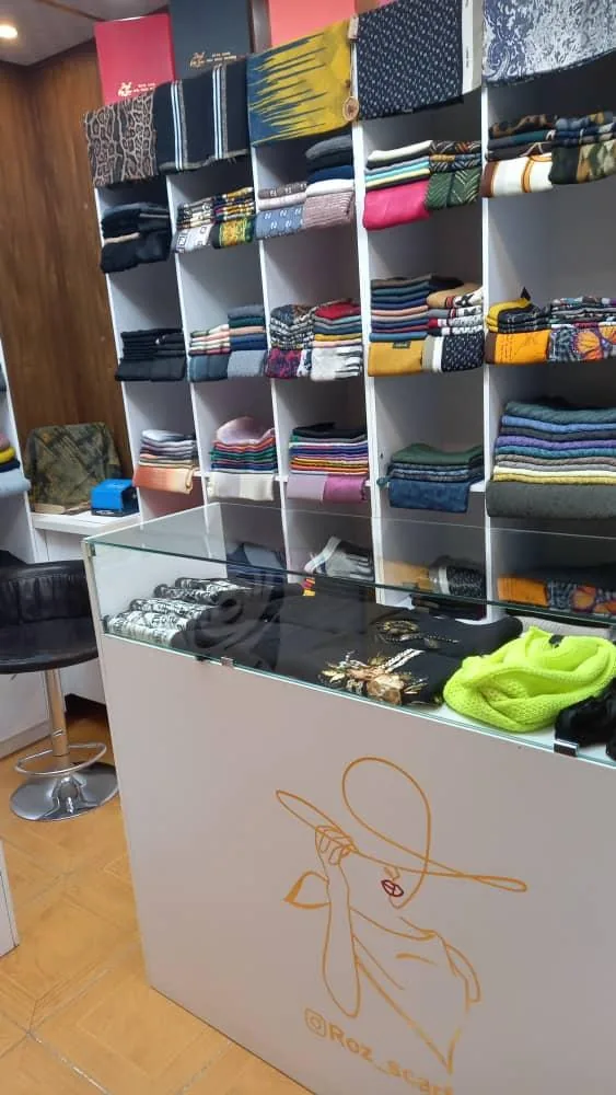 فروشگاه شال و روسری رز