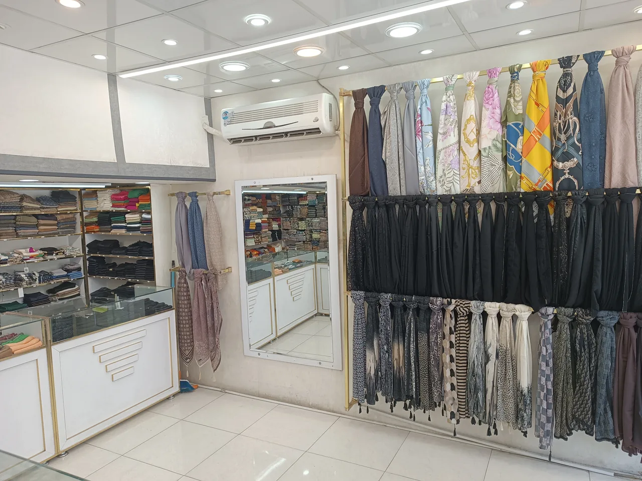 شال و روسری سلبریتی - تصویر 2