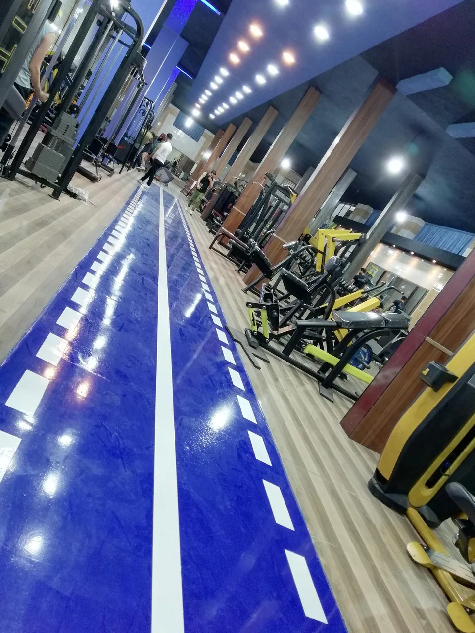 باشگاه بدنسازی وی ای پی تندیس