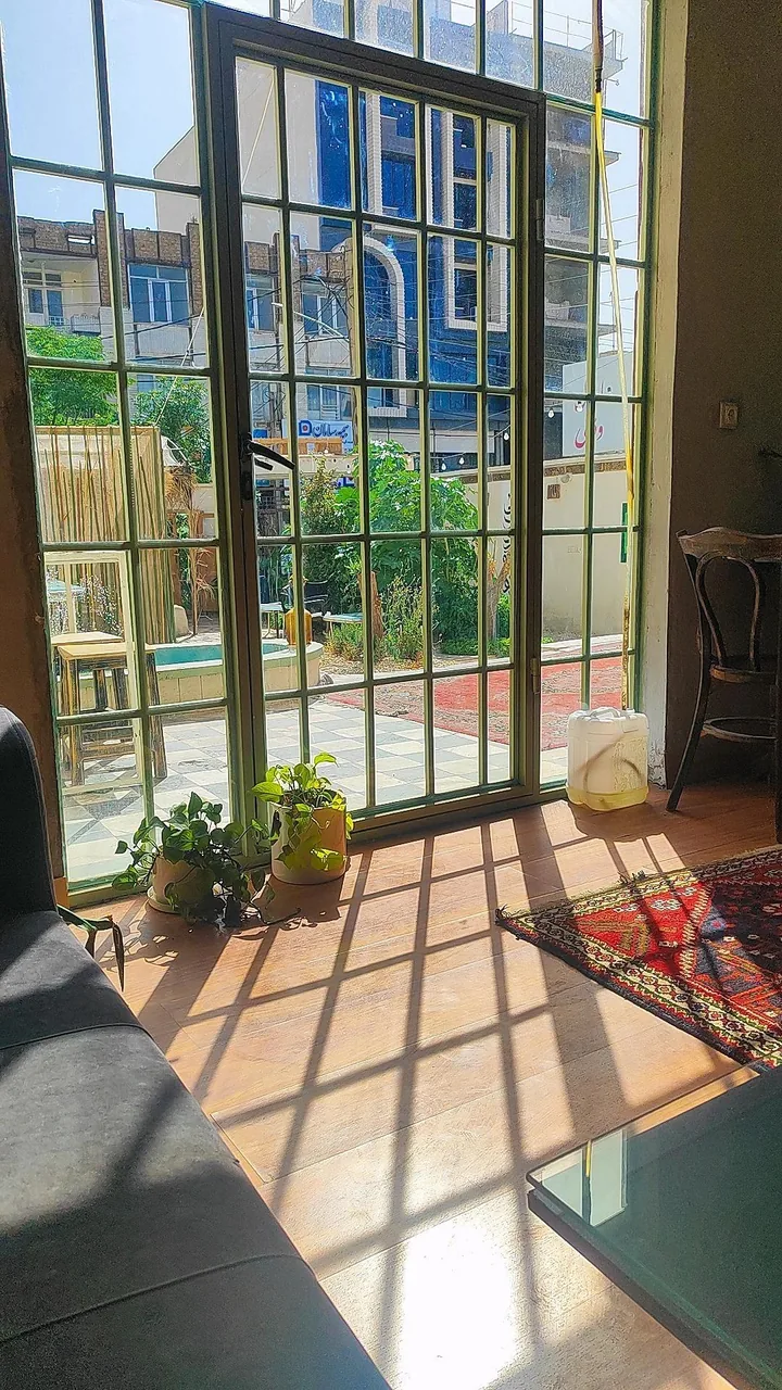 کافه خانه ما - تصویر 2