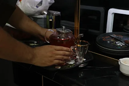 کافی شاپ گرگ آسمان