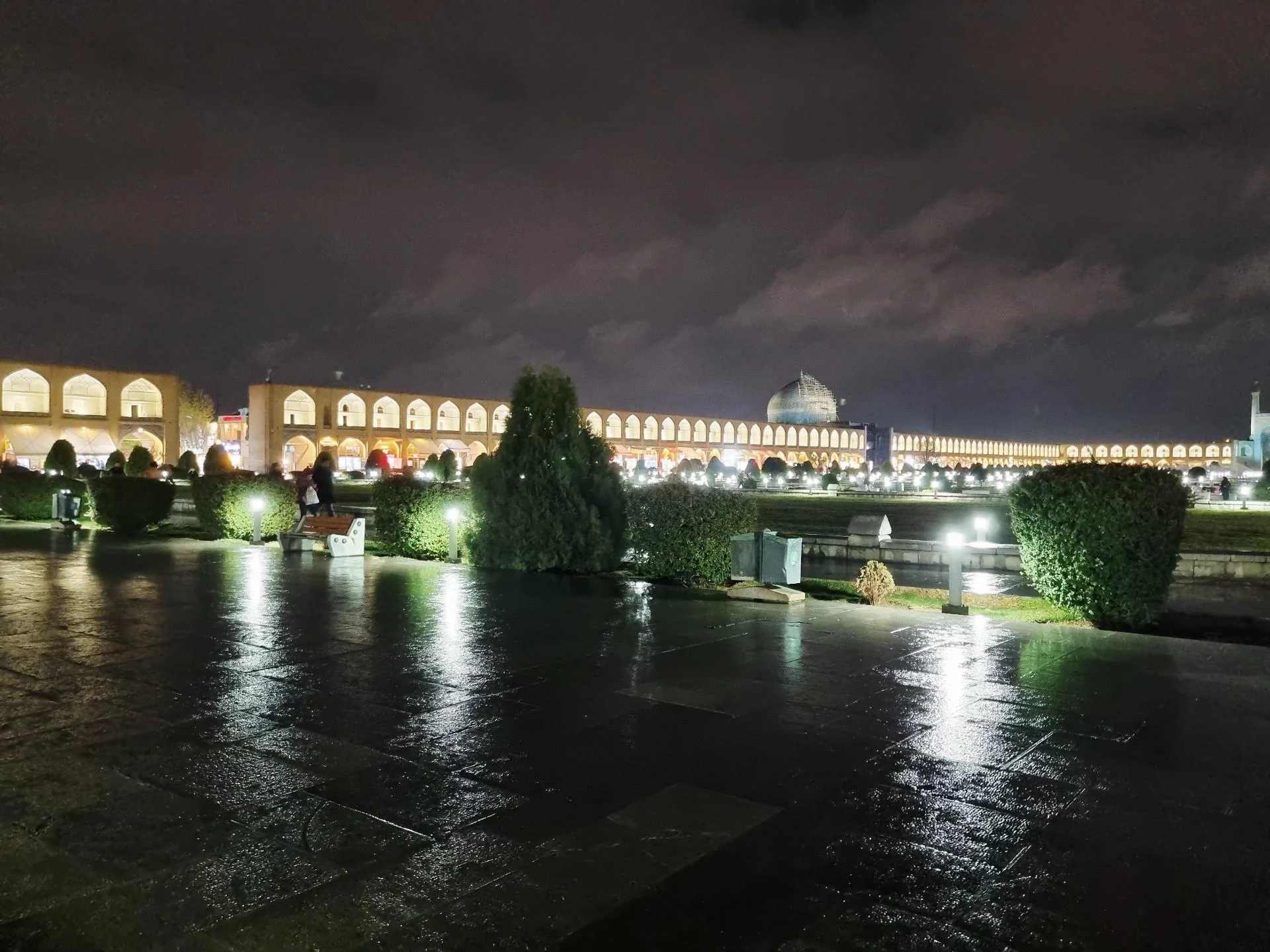 مجموعه ورزشی آزادی - تصویر 2