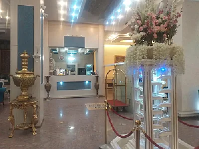 کافه رستوران هتل استقلال