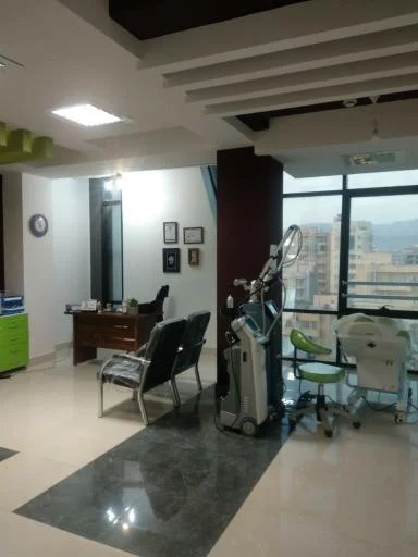 مطب دکتر سانای عزیزی‌فرد